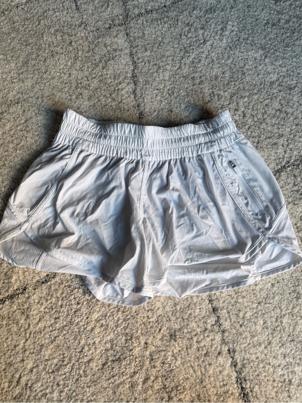 Lululemon White Hotty Hot Shorts Size 6 LIKE NEW